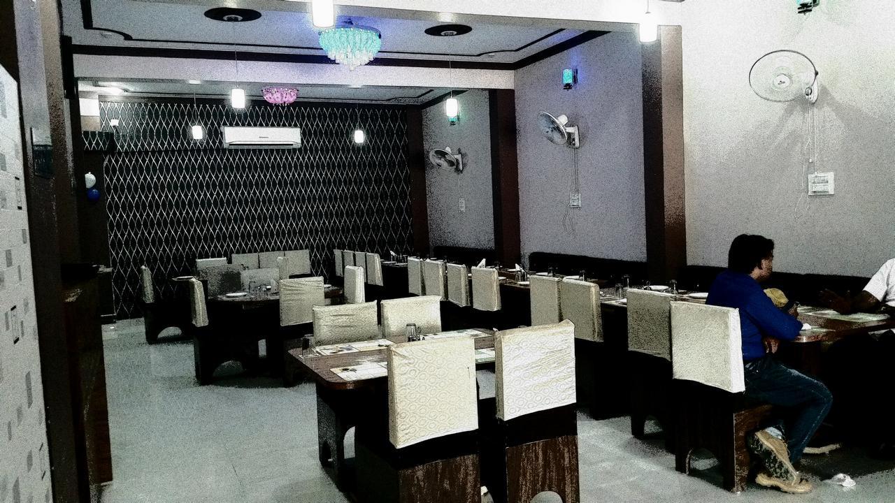 Chhatarpur The Royal Hotel المظهر الخارجي الصورة
